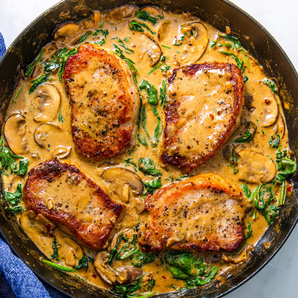 Pork Chops With Garlicky Cream Sauce